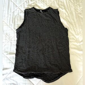 Lululemon Tank Top
Size 4